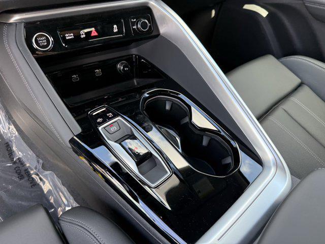 Photo of 2025 Tambora Gray Metallic Audi Q5
