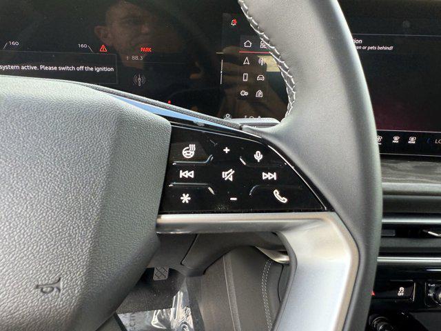Photo of 2025 Tambora Gray Metallic Audi Q5