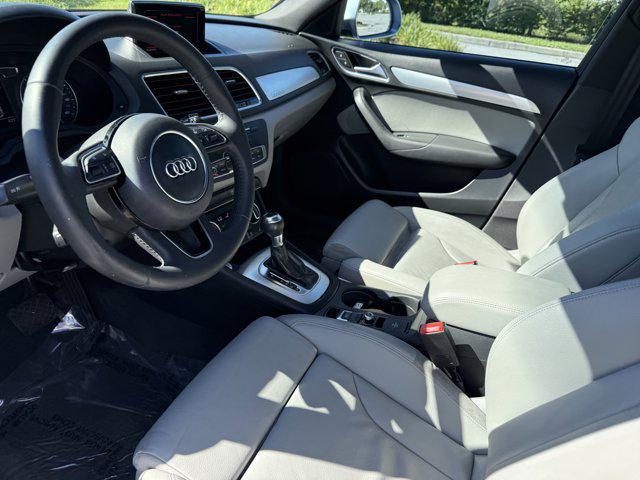 Photo of 2018 Florett Silver Metallic Audi Q3