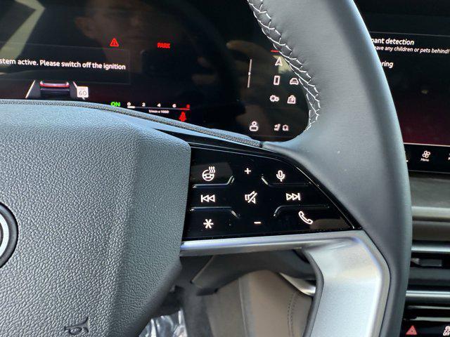 Photo of 2025 Glacier White Metallic Audi Q5