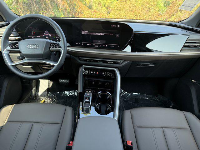 Photo of 2025 Glacier White Metallic Audi Q5