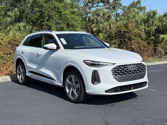 Photo of 2025 Glacier White Metallic Audi Q5