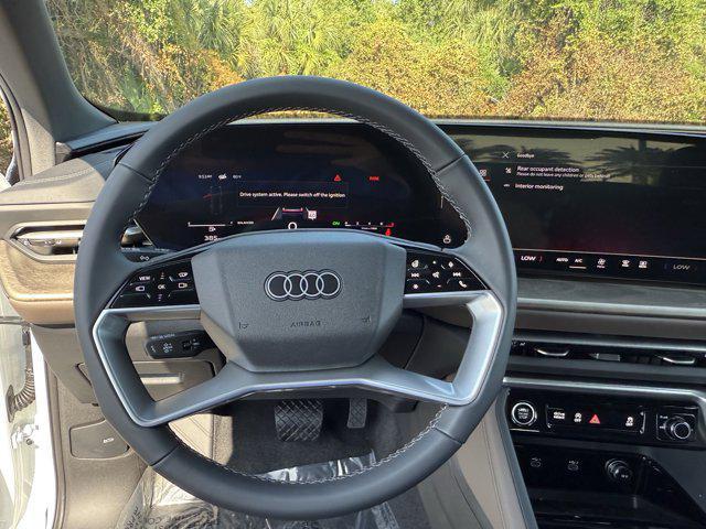 Photo of 2025 Glacier White Metallic Audi Q5