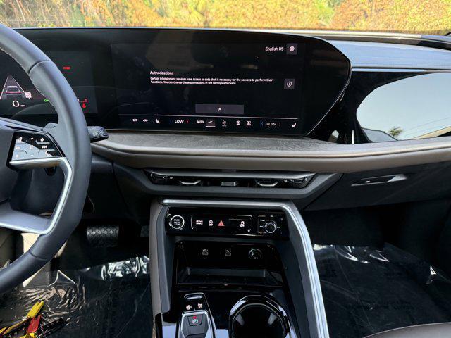 Photo of 2025 Glacier White Metallic Audi Q5