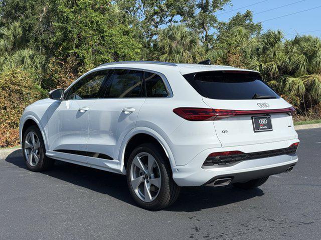 Photo of 2025 Glacier White Metallic Audi Q5