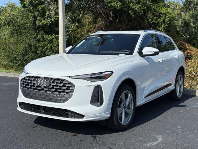 Photo of 2025 Glacier White Metallic Audi Q5