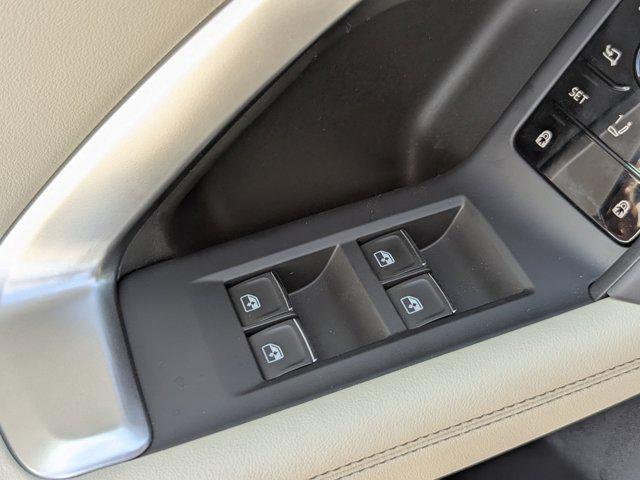 Photo of 2025 Glacier White Metallic Audi Q5