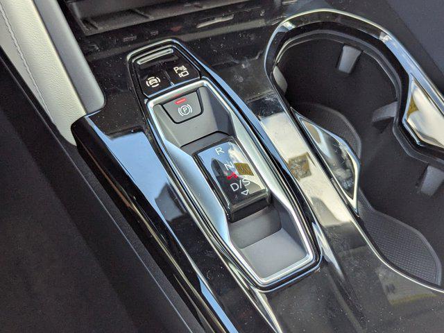 Photo of 2025 Glacier White Metallic Audi Q5