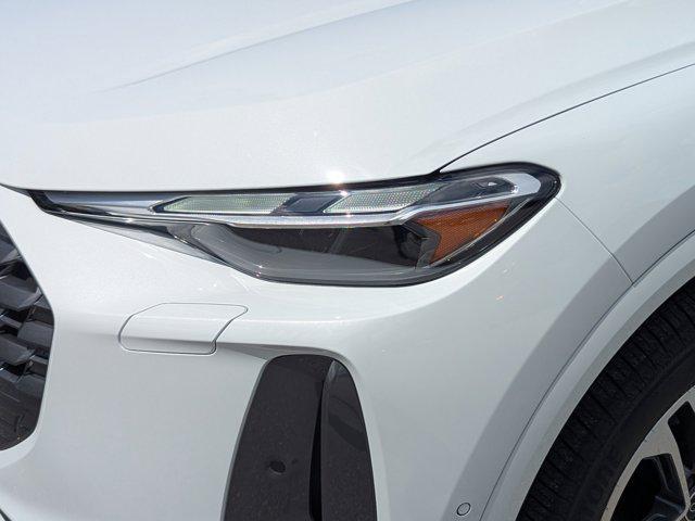Photo of 2025 Glacier White Metallic Audi Q5
