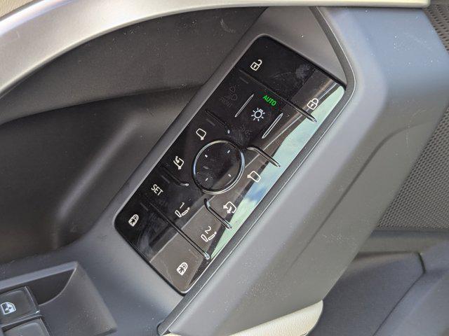 Photo of 2025 Glacier White Metallic Audi Q5