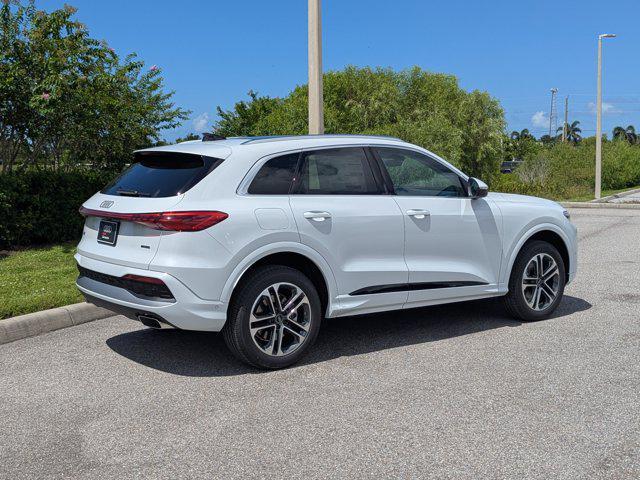 Photo of 2025 Glacier White Metallic Audi Q5