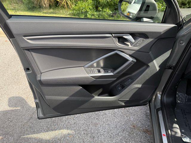 Photo of 2025 Chronos Gray Metallic Audi Q3
