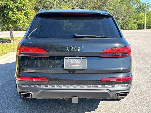 Photo of 2025 Mythos Black Metallic Audi Q7
