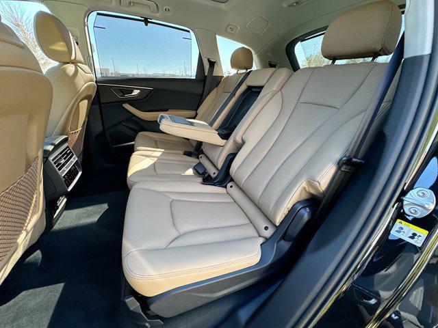 Photo of 2025 Mythos Black Metallic Audi Q7
