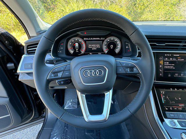 Photo of 2025 Mythos Black Metallic Audi Q7