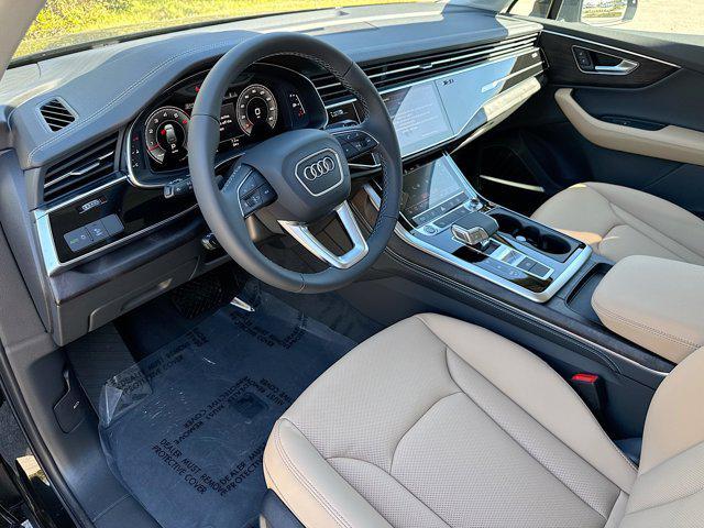 Photo of 2025 Mythos Black Metallic Audi Q7