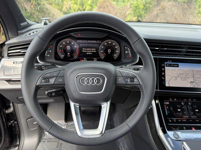 Photo of 2025 Mythos Black Metallic Audi Q7