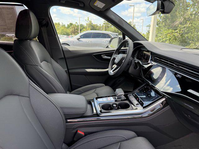 Photo of 2025 Mythos Black Metallic Audi Q7