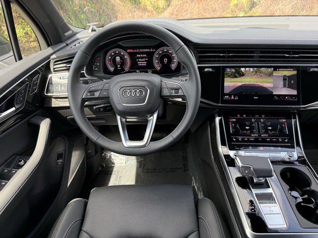 Photo of 2025 Mythos Black Metallic Audi Q7
