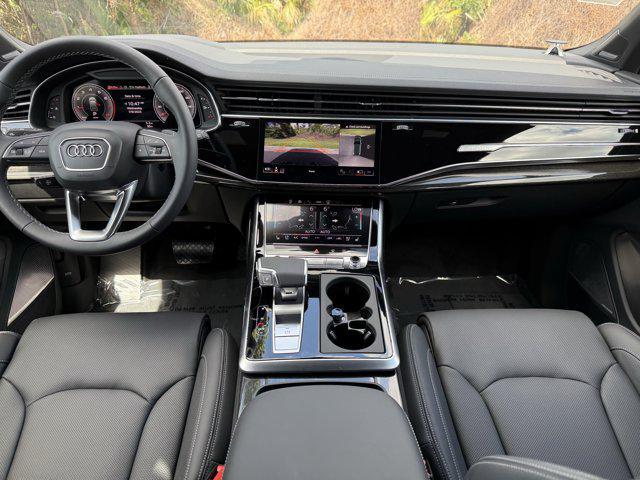 Photo of 2025 Mythos Black Metallic Audi Q7