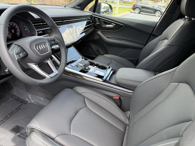 Photo of 2025 Mythos Black Metallic Audi Q7