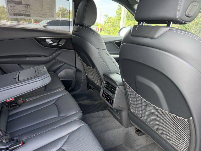 Photo of 2025 Mythos Black Metallic Audi Q7