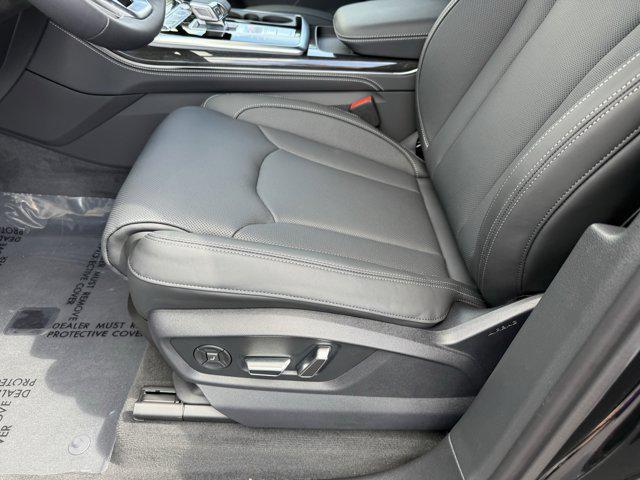 Photo of 2025 Mythos Black Metallic Audi Q7