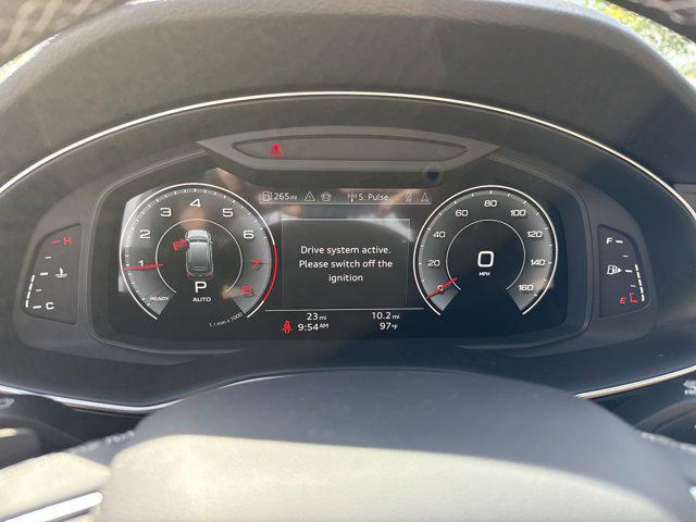 Photo of 2025 Glacier White Metallic Audi Q7