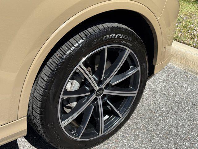 Photo of 2025 Sakhir Gold Metallic Audi Q7