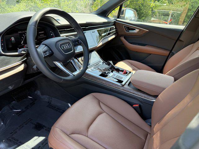 Photo of 2025 Sakhir Gold Metallic Audi Q7