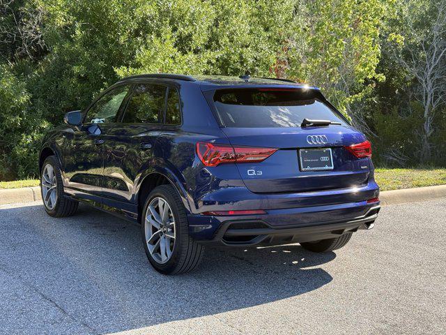 Photo of 2025 Navarra Blue Metallic Audi Q3