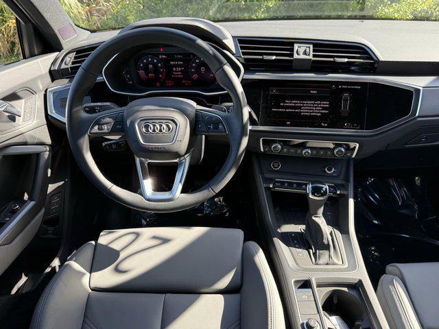 Photo of 2025 Navarra Blue Metallic Audi Q3