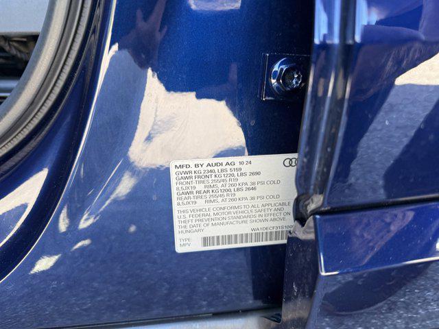 Photo of 2025 Navarra Blue Metallic Audi Q3