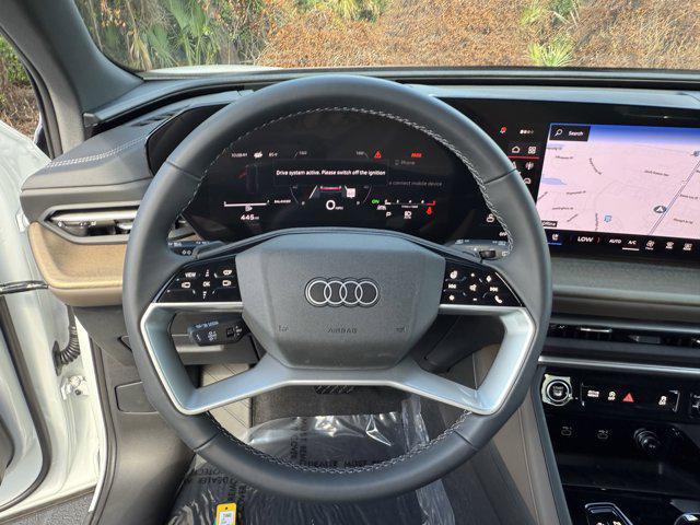 Photo of 2025 Glacier White Metallic Audi Q5