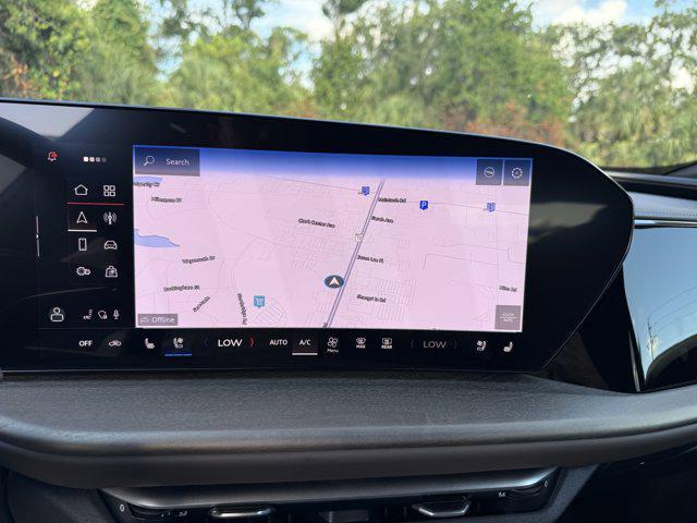 Photo of 2025 Glacier White Metallic Audi Q5