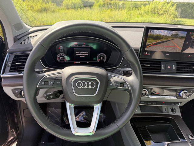 Photo of 2022 Daytona Gray Pearl Effect Audi Q5
