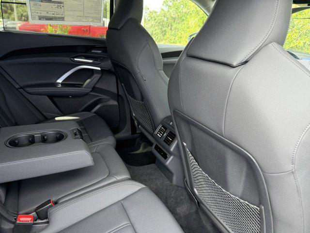 Photo of 2025 Tambora Gray Metallic Audi Q5