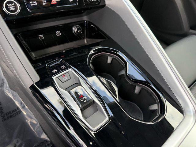 Photo of 2025 Tambora Gray Metallic Audi Q5