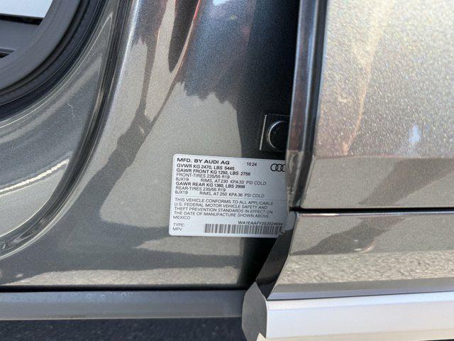 Photo of 2025 Daytona Gray Pearl Effect Audi Q5