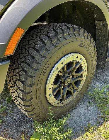 Photo of 2025 Green Metallic Ford Ranger