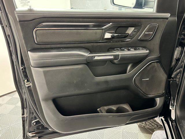 Photo of 2022 Diamond Black Crystal Pearlcoat RAM 1500