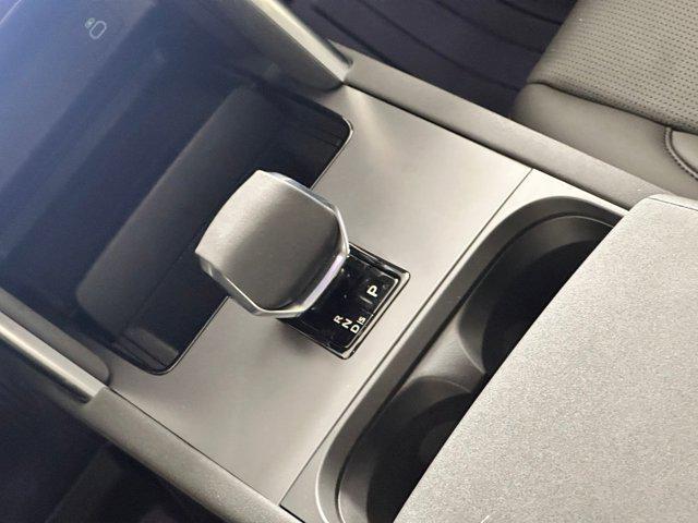 Photo of 2025 Hakuba Silver Metallic Land Rover Discovery Sport