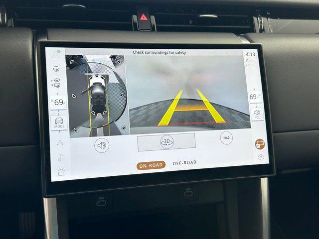 Photo of 2025 Hakuba Silver Metallic Land Rover Discovery Sport
