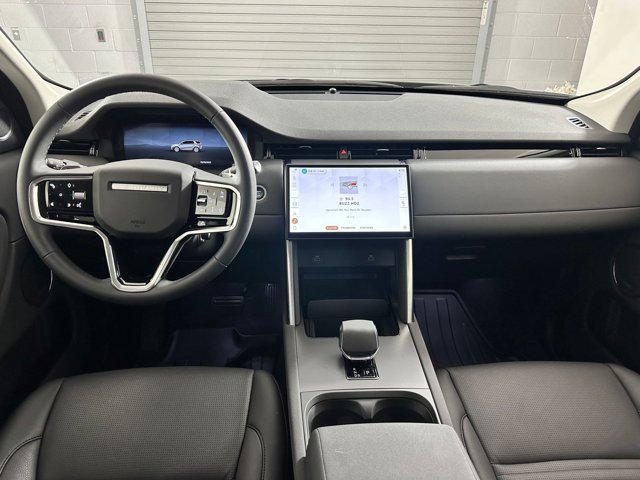 Photo of 2025 Hakuba Silver Metallic Land Rover Discovery Sport