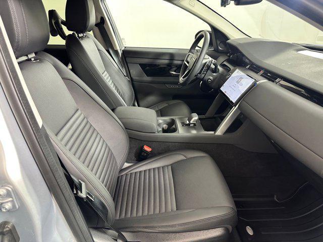 Photo of 2025 Hakuba Silver Metallic Land Rover Discovery Sport