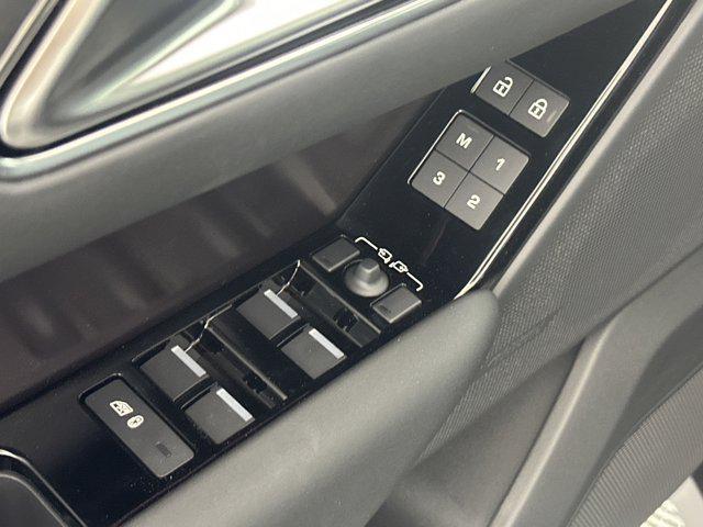 Photo of 2026 Santorini Black Metallic Land Rover Range Rover Velar