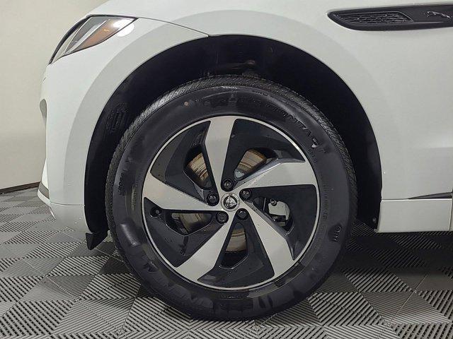 Photo of 2025 Fuji White Jaguar F-PACE