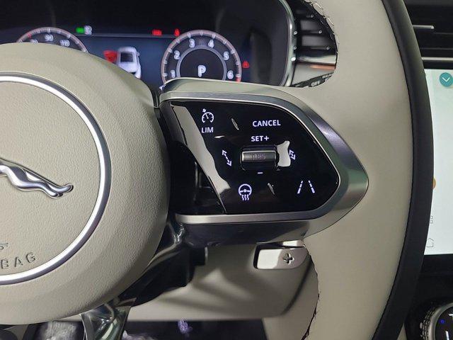 Photo of 2025 Fuji White Jaguar F-PACE