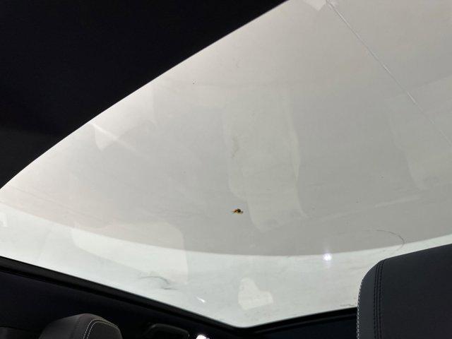 Photo of 2024 Fuji White Land Rover Discovery Sport