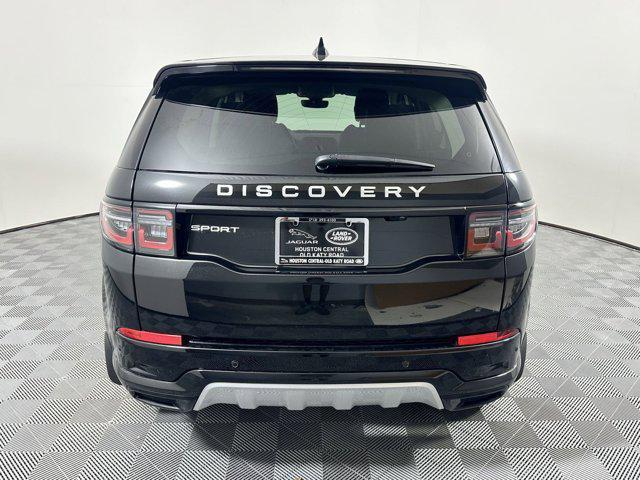 Photo of 2025 Santorini Black Metallic Land Rover Discovery Sport